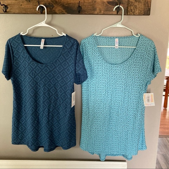 NWT LulaRoe Classic Tee (2) - Picture 1 of 6